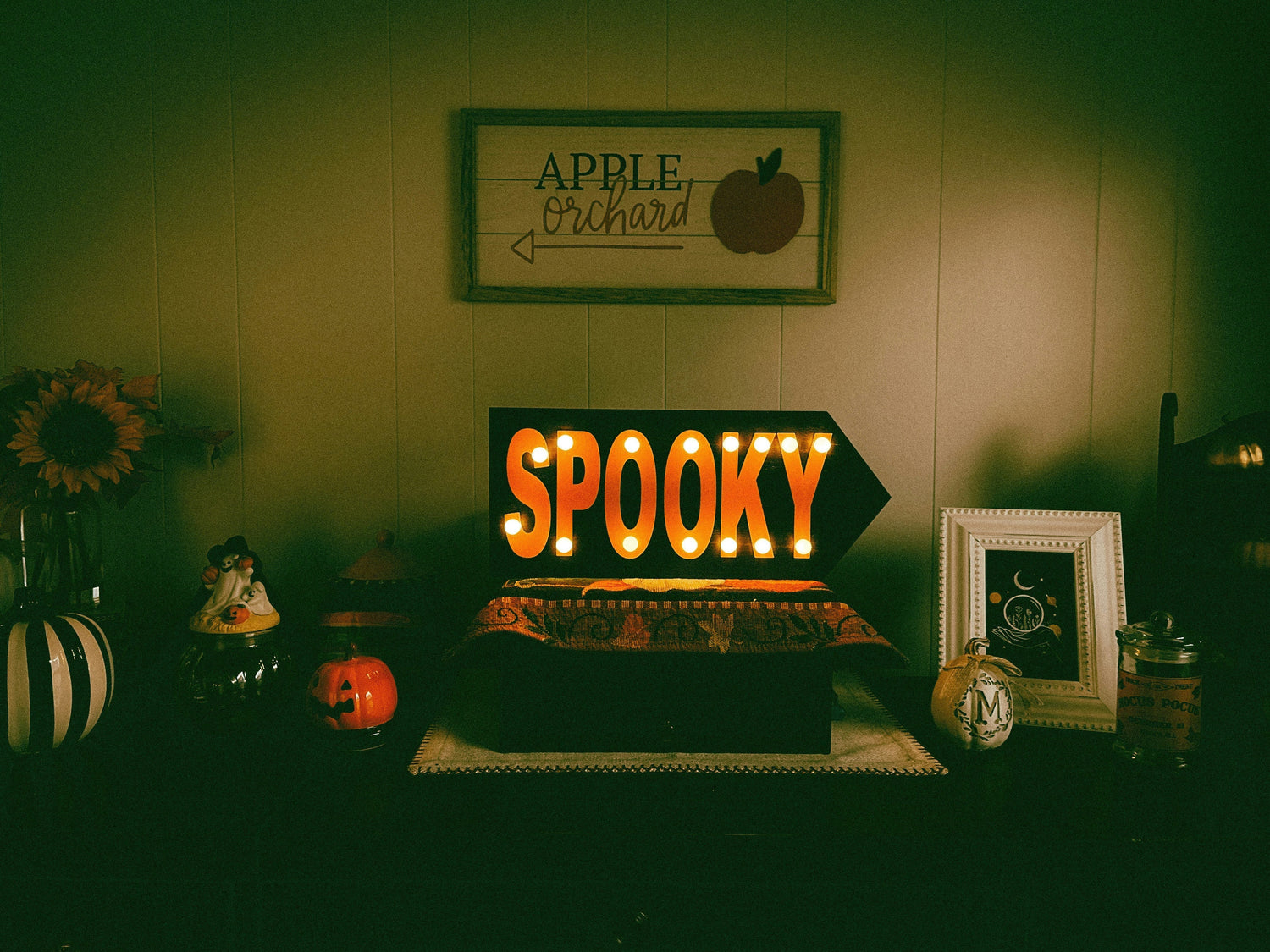 Spooky Halloween home decor 